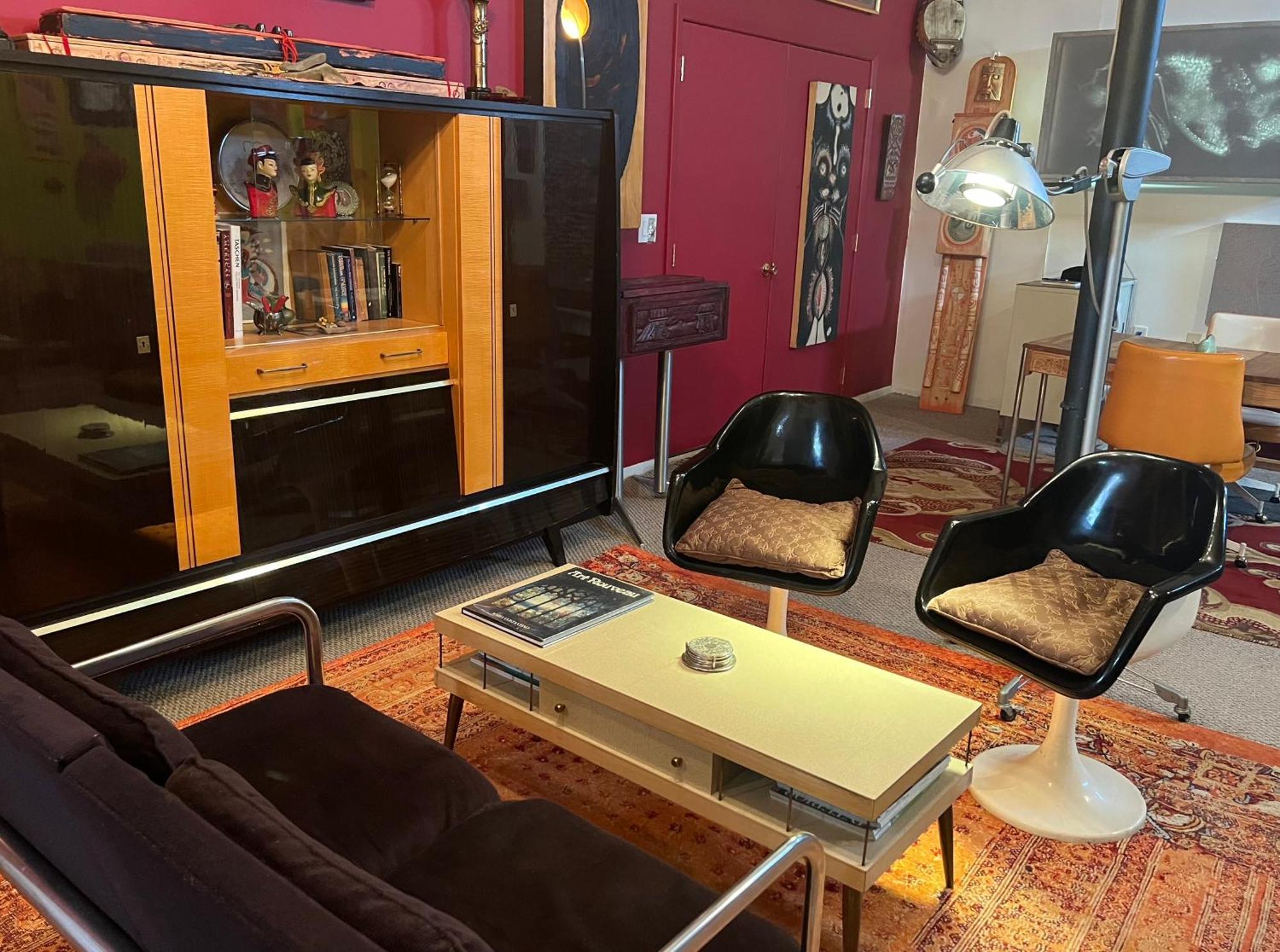 Space Castle: A 1950S Gas Station Transformed Into An Art Themed Wonderland 트루스오어콘시퀀시스 외부 사진